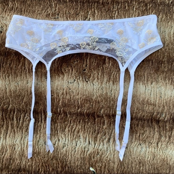 Natori Obsession Floral Embroidered Lace Garter - Picture 2 of 6